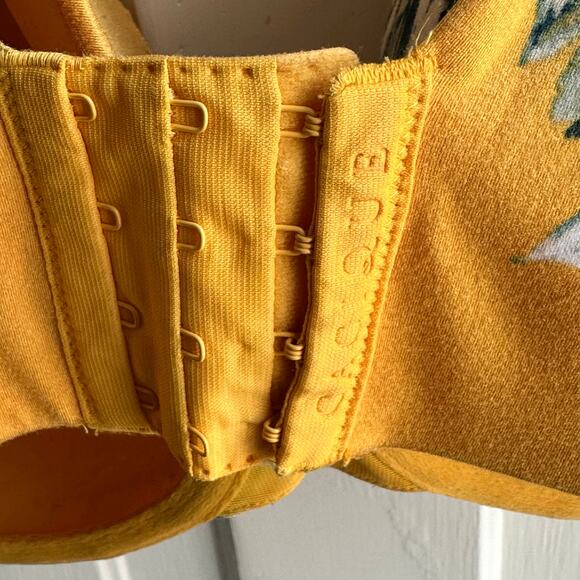 Cacique Lightly Lined Floral Full Coverage Underwire Bra - Picture 6 of 8